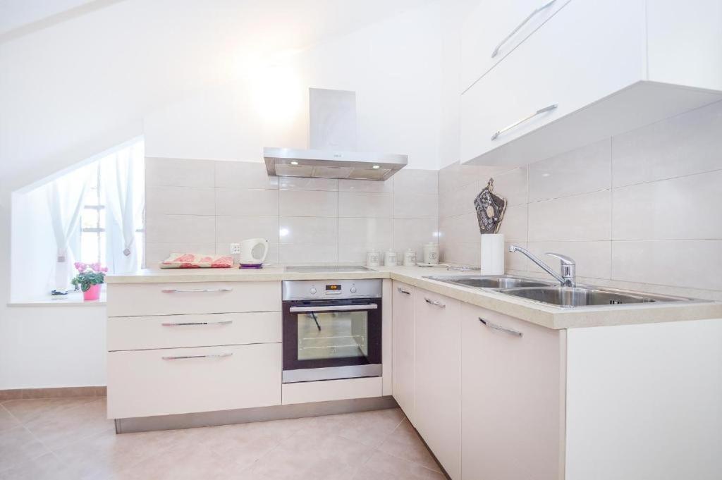 Apartman Ivano プーラ エクステリア 写真