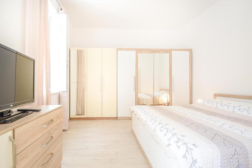 Apartman Ivano プーラ エクステリア 写真