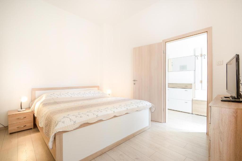 Apartman Ivano プーラ エクステリア 写真