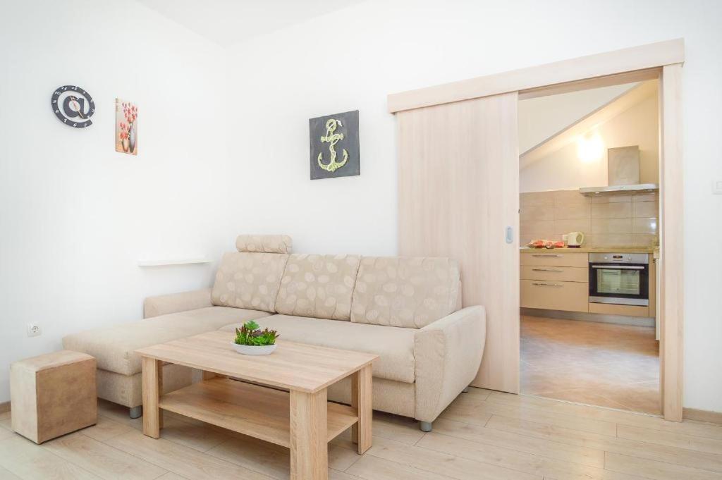 Apartman Ivano プーラ エクステリア 写真